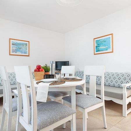 Apartamentos Ferrera Pins Кала Ферера Екстериор снимка