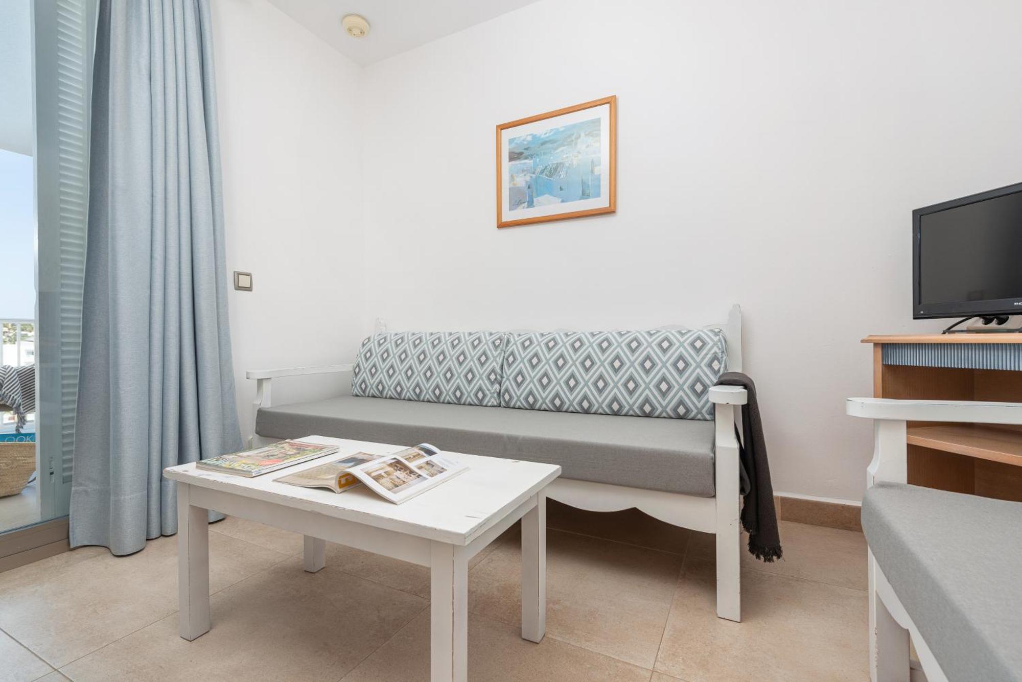 Apartamentos Ferrera Pins Кала Ферера Екстериор снимка