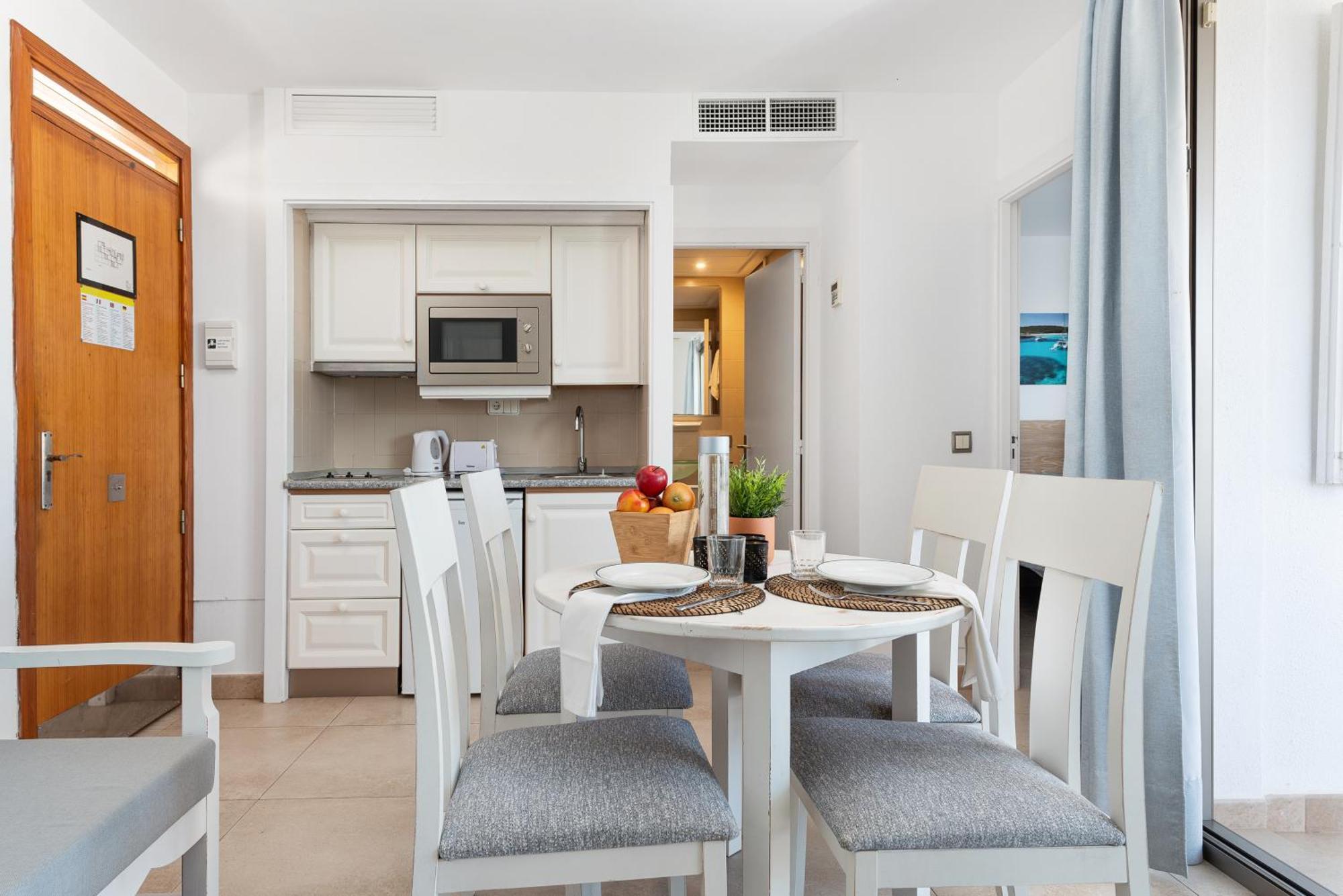 Apartamentos Ferrera Pins Кала Ферера Екстериор снимка