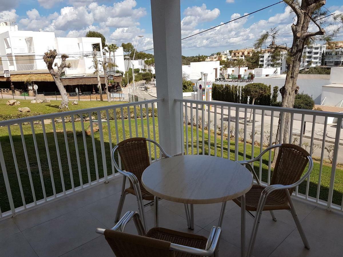 Apartamentos Ferrera Pins Кала Ферера Екстериор снимка
