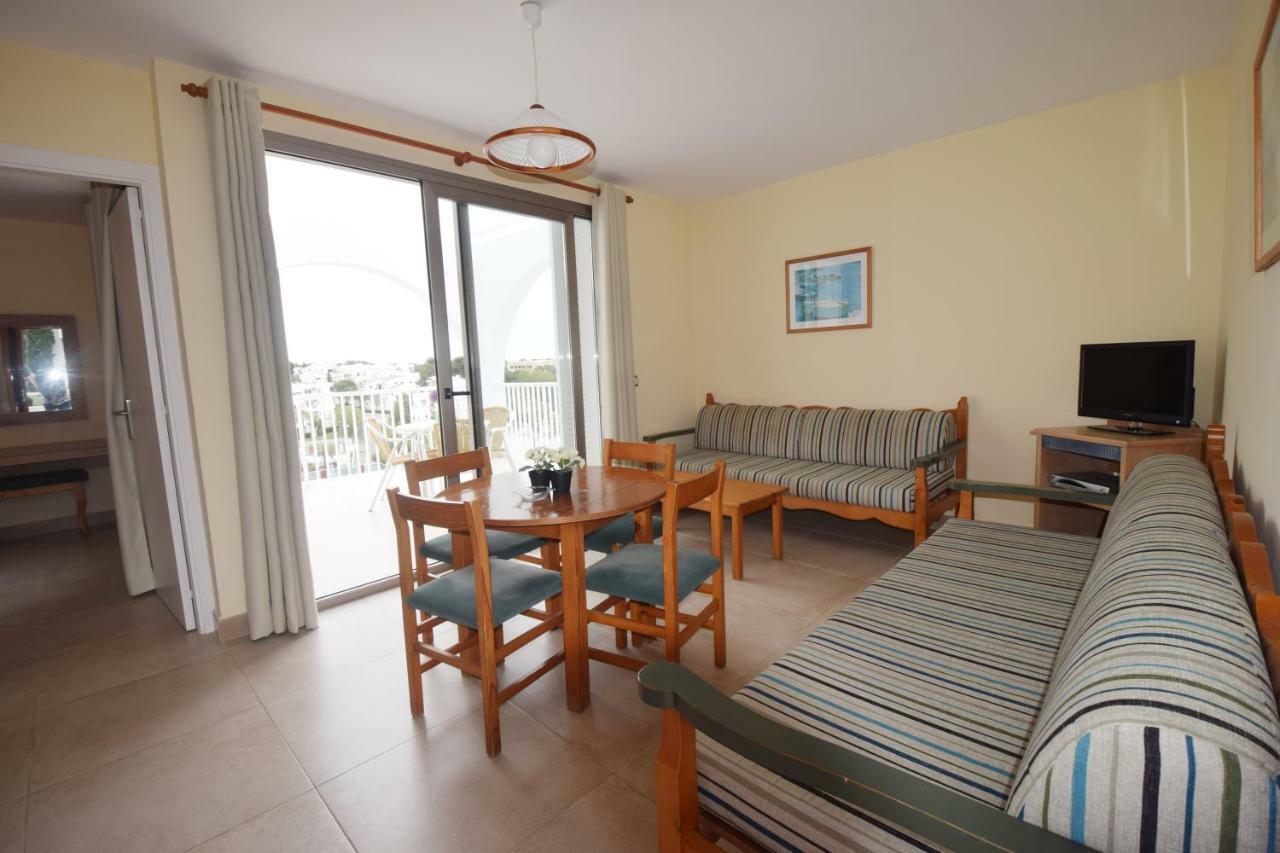 Apartamentos Ferrera Pins Кала Ферера Екстериор снимка
